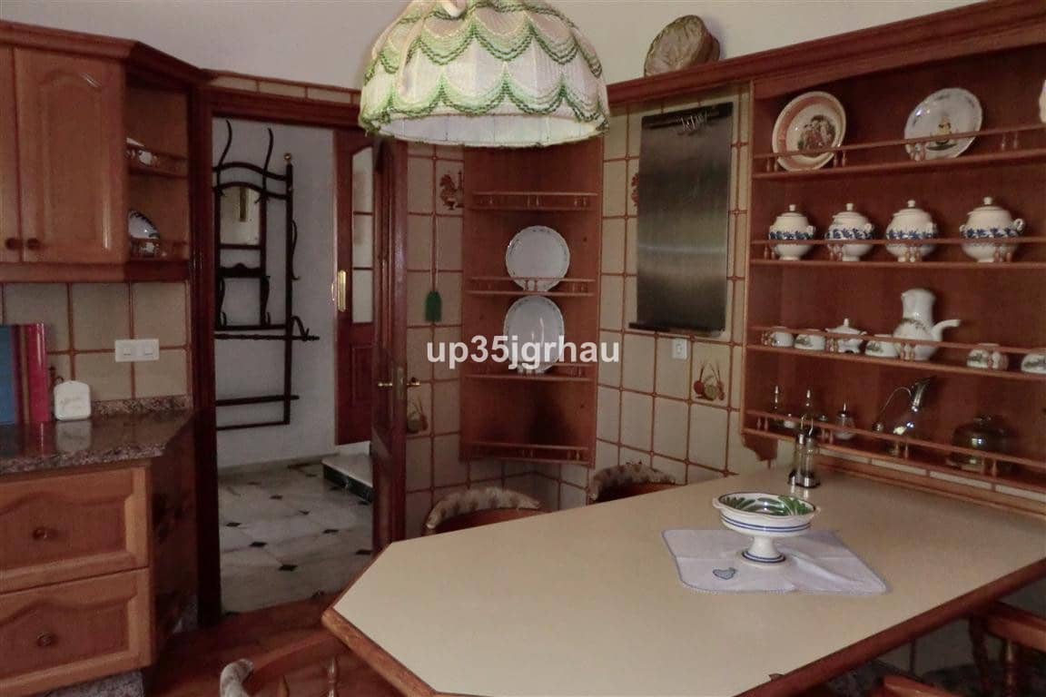 5 slaapkamer Villa te koop in Estepona met zwembad garage - € 1.499.900 (Ref: 9805794)