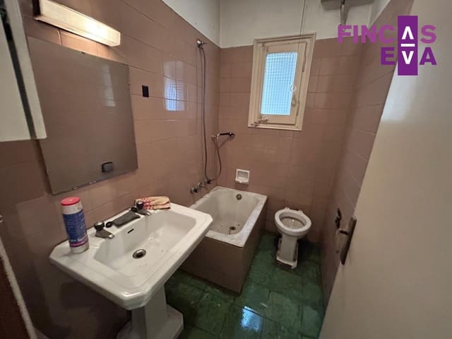 2 soverom Kommersiell til salgs i La Sagrada Família, Barcelona by - € 279 000 (Ref: 9824093)
