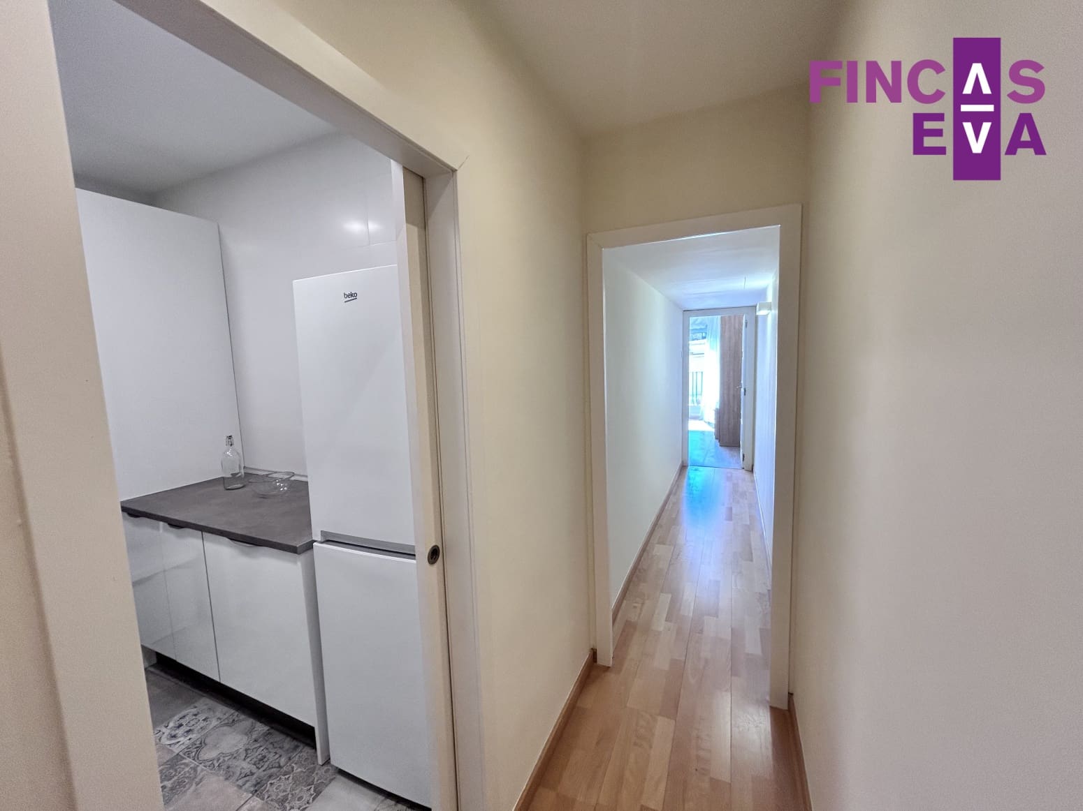 Piso de 2 habitaciones en Barcelona ciudad en alquiler - 1.350 € (Ref: 9833040)