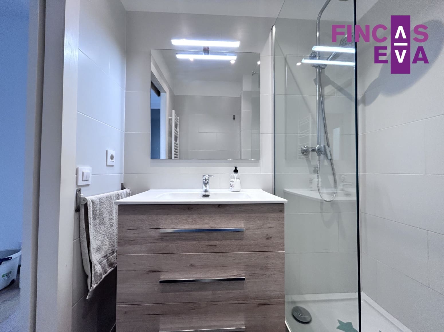 Piso de 2 habitaciones en Barcelona ciudad en alquiler - 1.350 € (Ref: 9833040)