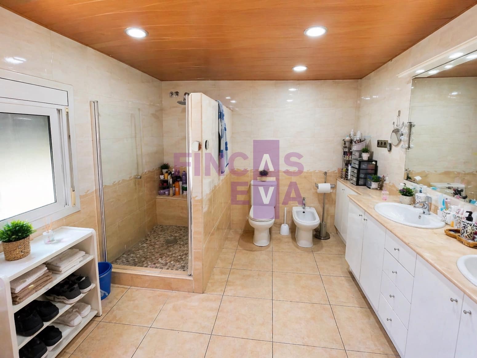 6 bedroom Villa for sale in Sant Vicenc dels Horts - € 520,000 (Ref: 9848258)