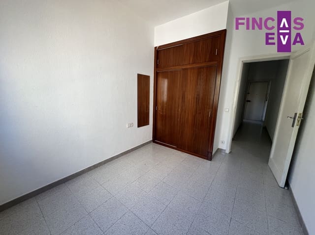 3 soveværelse Lejlighed til salg i El Baix Guinardó, Barcelona by med garage - € 370.000 (Ref: 9850191)