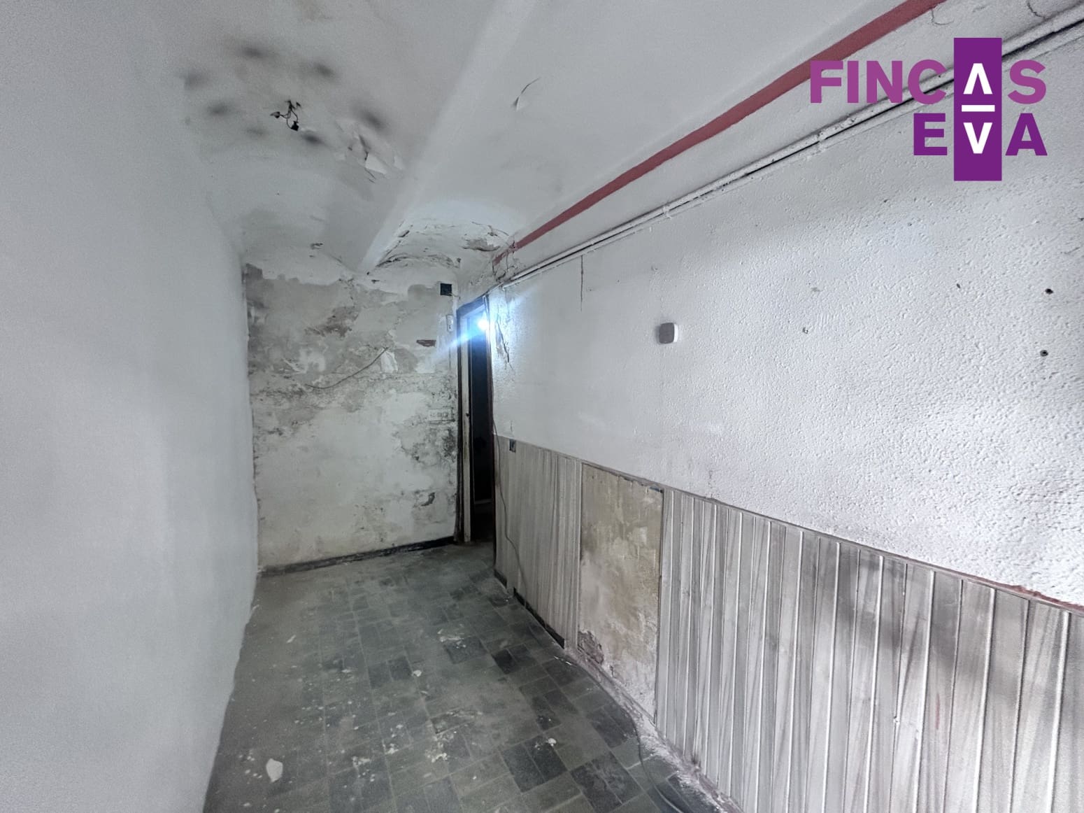 Lejlighed til salg i L'Hospitalet de Llobregat - € 135.000 (Ref: 9891105)