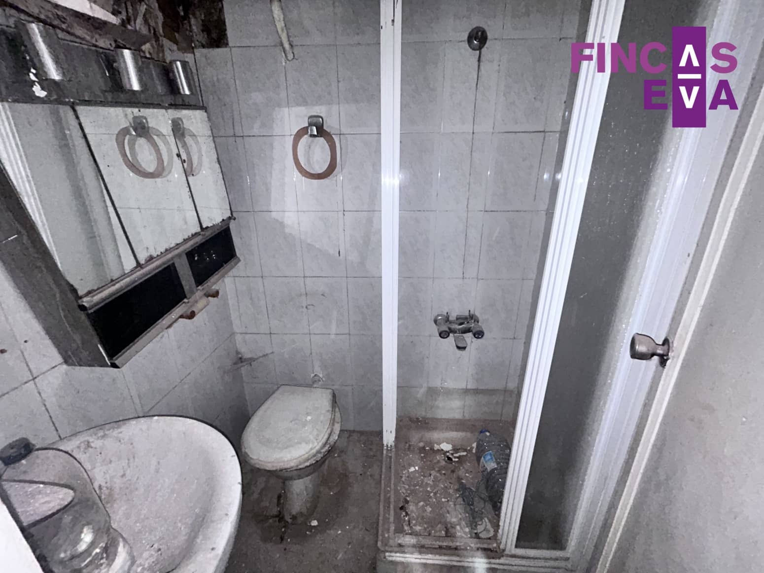 Lejlighed til salg i L'Hospitalet de Llobregat - € 135.000 (Ref: 9891105)