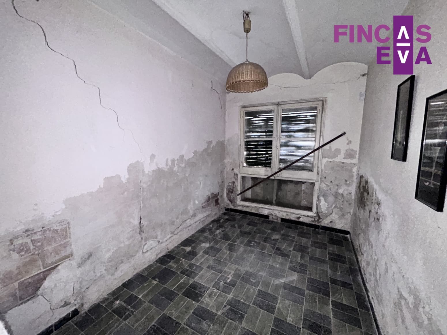 Lejlighed til salg i L'Hospitalet de Llobregat - € 135.000 (Ref: 9891105)