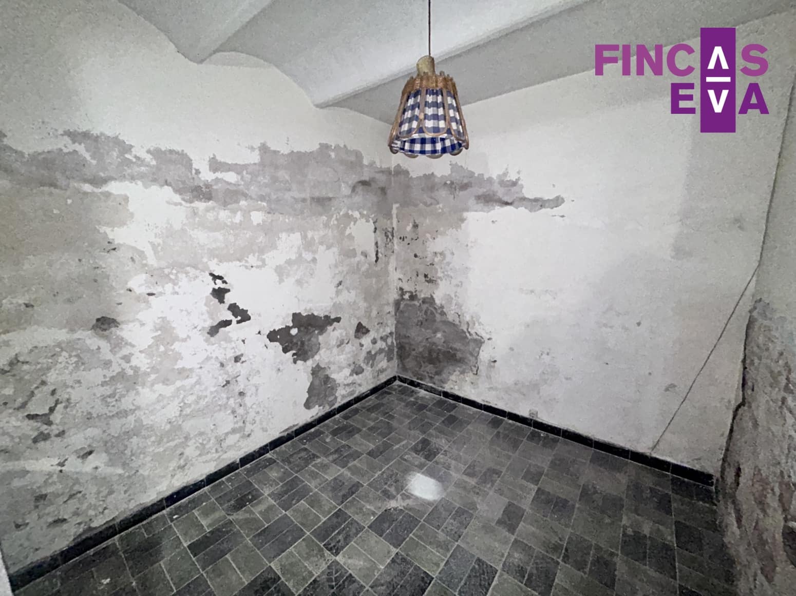 Lejlighed til salg i L'Hospitalet de Llobregat - € 135.000 (Ref: 9891105)