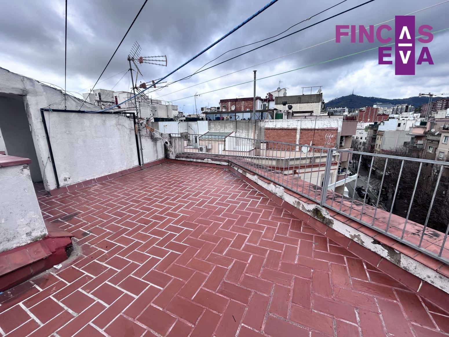 Lejlighed til salg i L'Hospitalet de Llobregat - € 135.000 (Ref: 9891105)