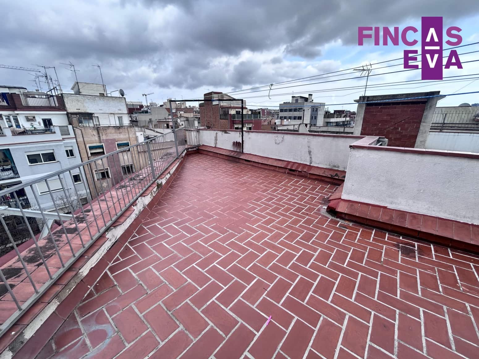 Lejlighed til salg i L'Hospitalet de Llobregat - € 135.000 (Ref: 9891105)