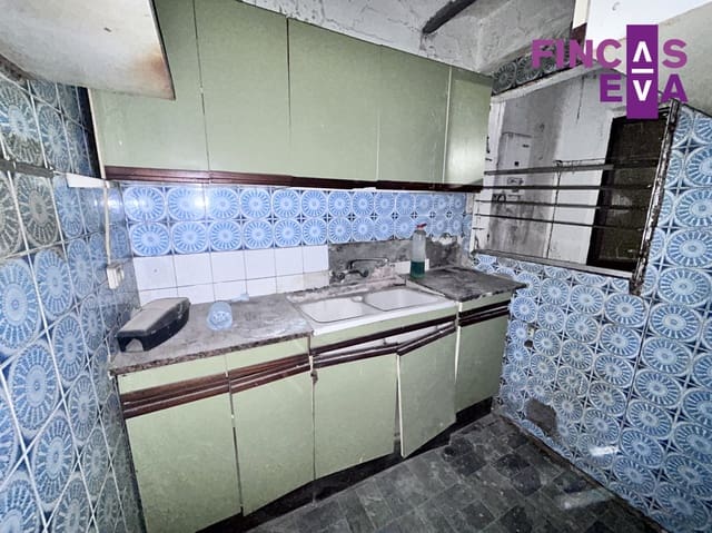 Leilighet til salgs i L'Hospitalet de Llobregat - € 135 000 (Ref: 9891105)