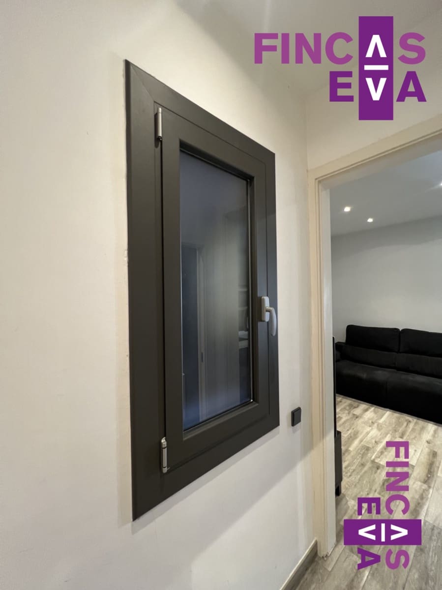 2 bedroom Flat for sale in Barcelona city - € 345,000 (Ref: 9895198)