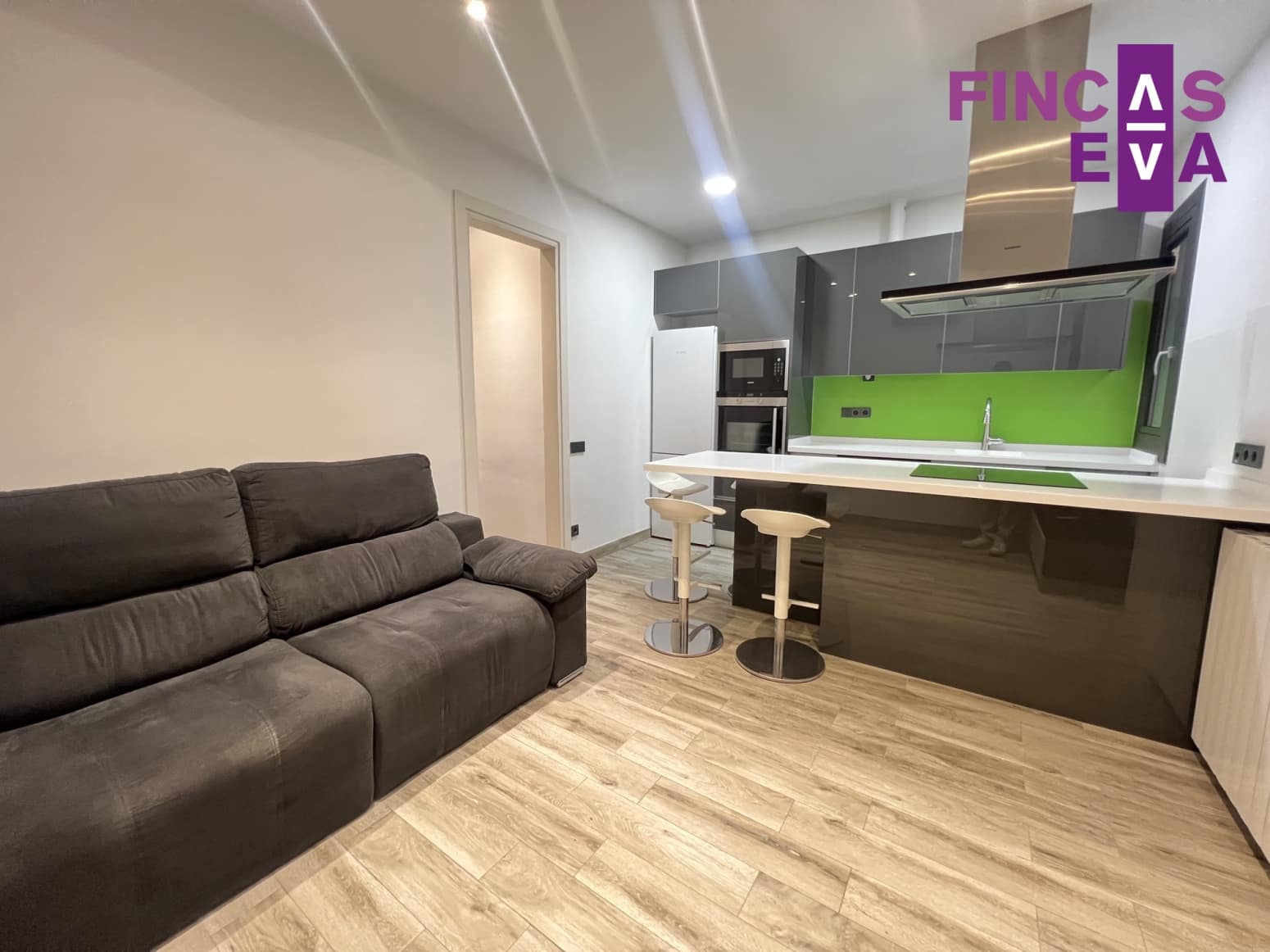 2 bedroom Flat for sale in Barcelona city - € 345,000 (Ref: 9895198)