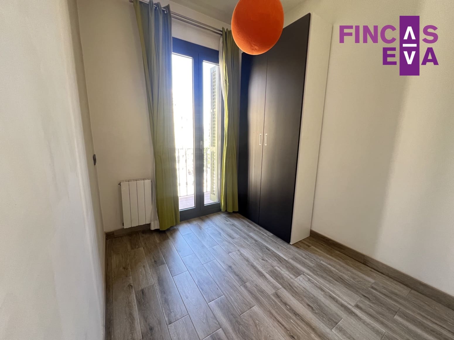 2 bedroom Flat for sale in Barcelona city - € 345,000 (Ref: 9895198)