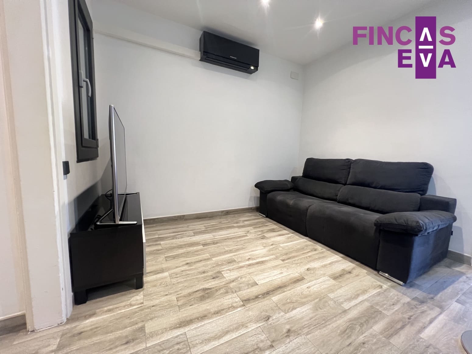 2 bedroom Flat for sale in Barcelona city - € 345,000 (Ref: 9895198)