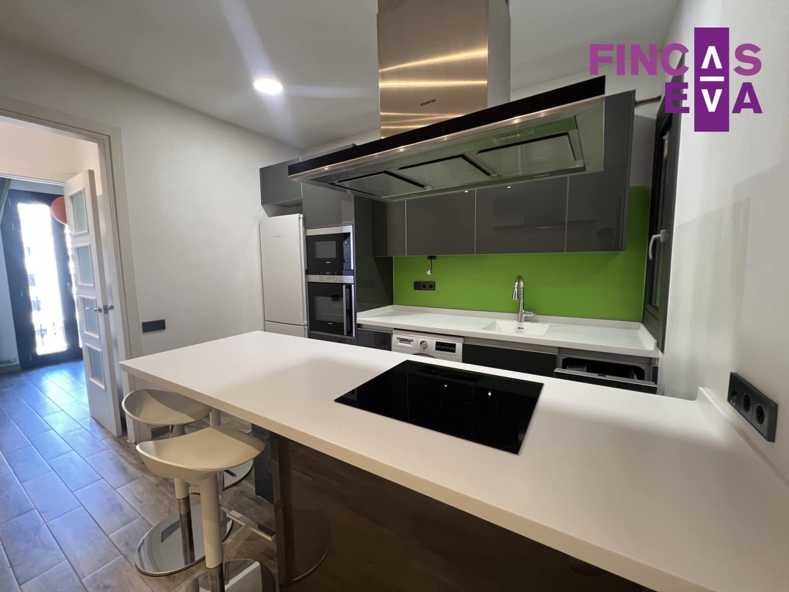 2 bedroom Flat for sale in Barcelona city - € 345,000 (Ref: 9895198)