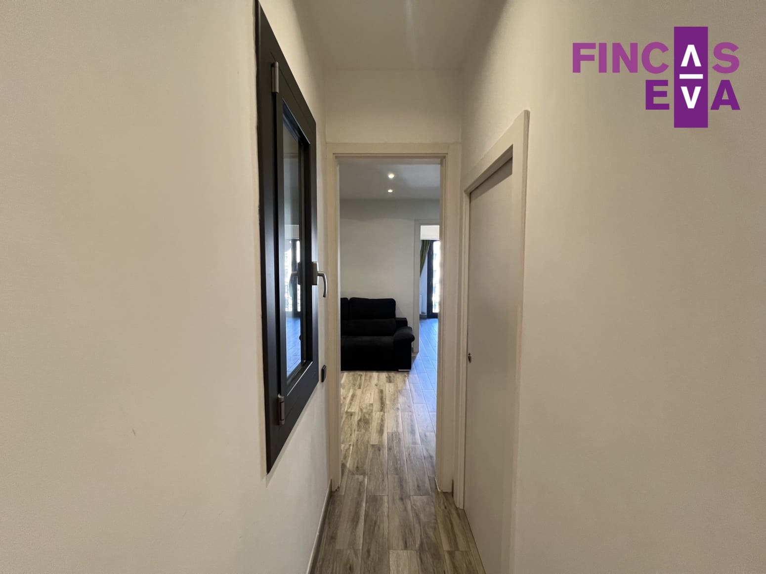 2 bedroom Flat for sale in Barcelona city - € 345,000 (Ref: 9895198)