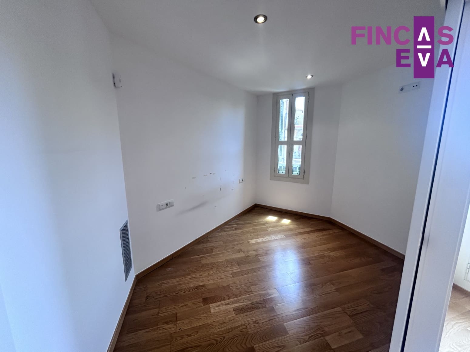 2 bedroom Flat for sale in Barcelona city - € 650,000 (Ref: 9895455)