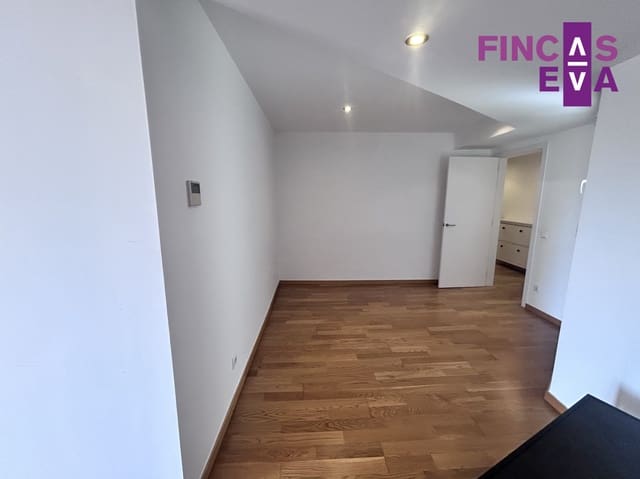 2 bedroom Flat for sale in L'Antiga Esquerra de L'Eixample, Barcelona city - € 650,000 (Ref: 9895455)