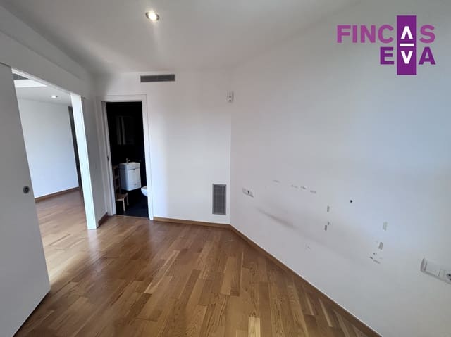 2 bedroom Flat for sale in L'Antiga Esquerra de L'Eixample, Barcelona city - € 650,000 (Ref: 9895455)