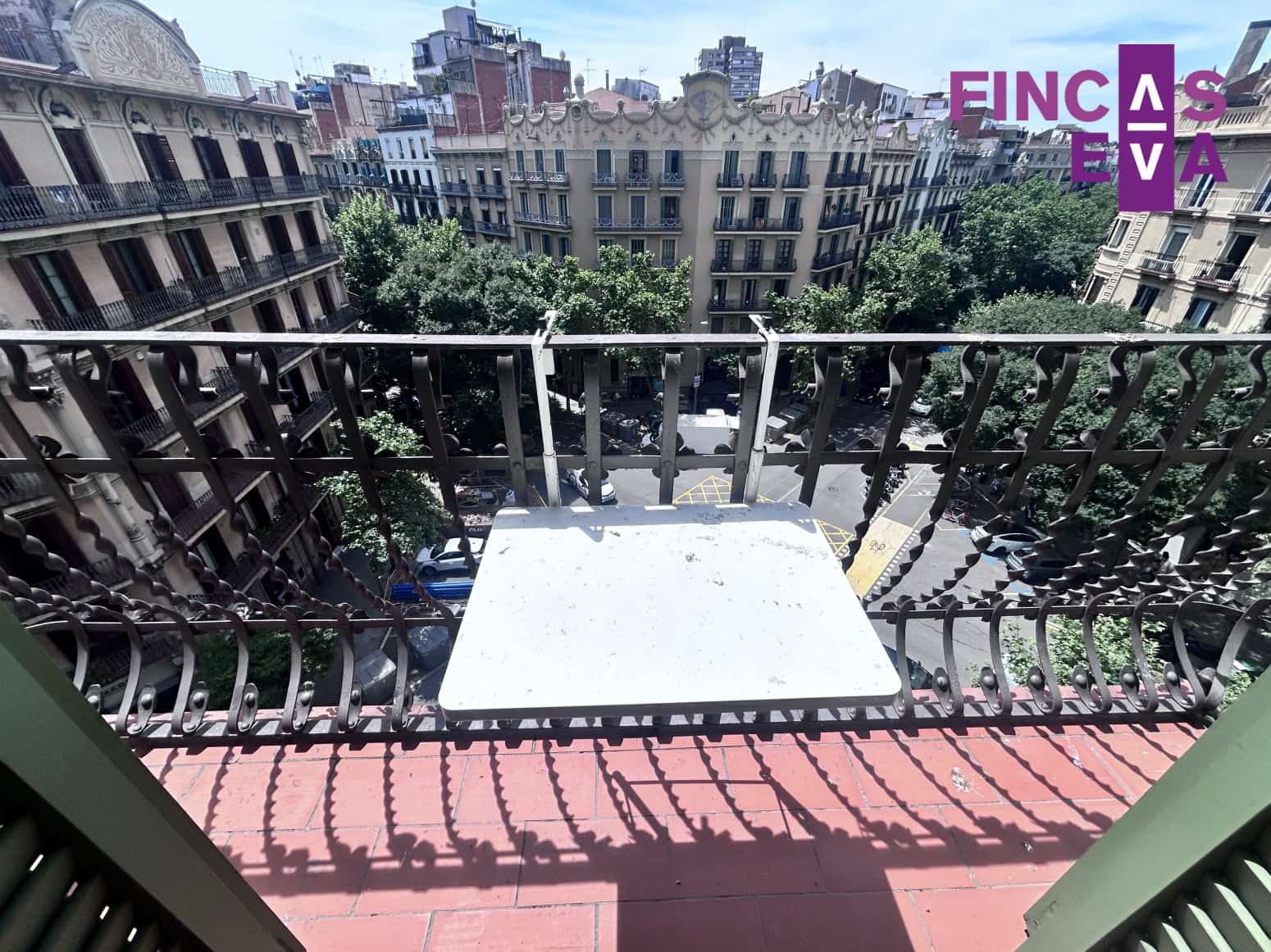 2 bedroom Flat for sale in Barcelona city - € 650,000 (Ref: 9895455)
