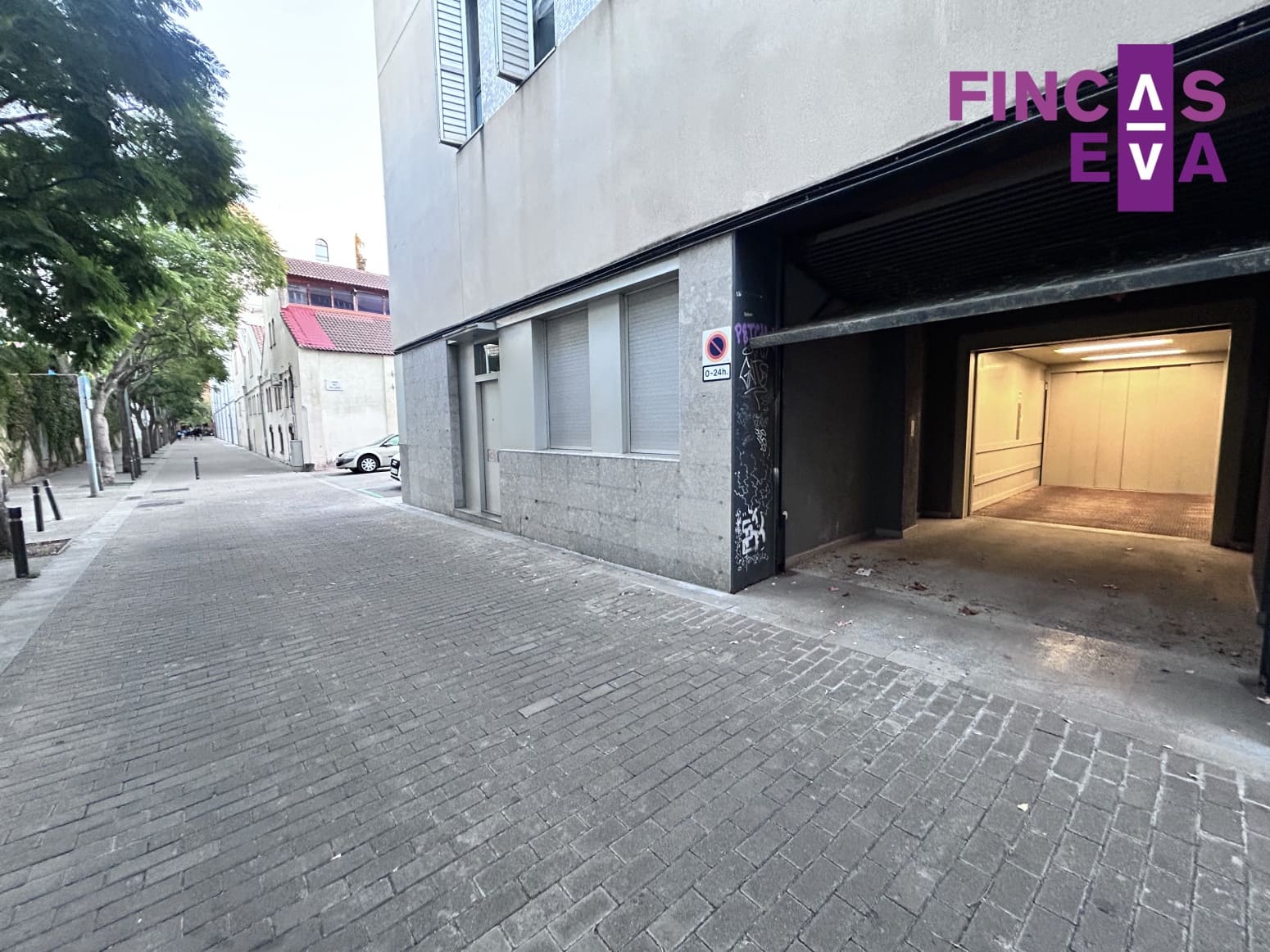 Autotalli myytävänä paikassa Barcelona kaupunki - 9 000 € (Ref: 9897130)
