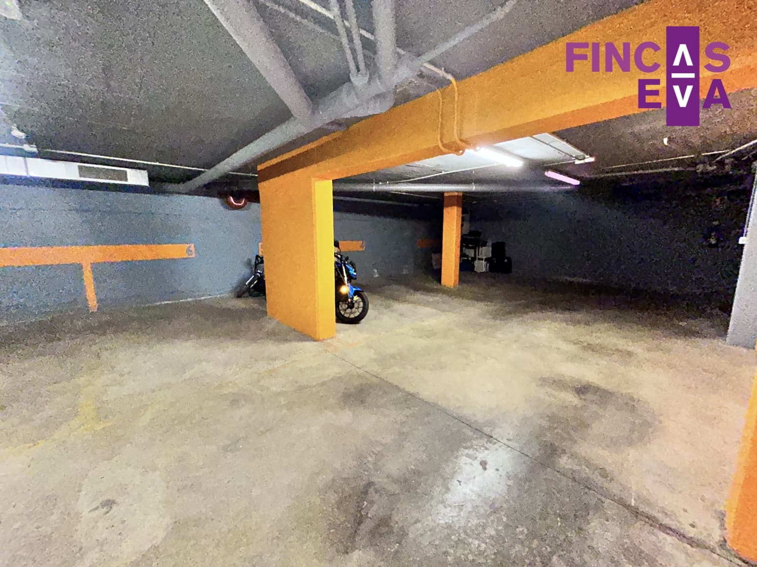 Autotalli myytävänä paikassa Barcelona kaupunki - 9 000 € (Ref: 9897130)