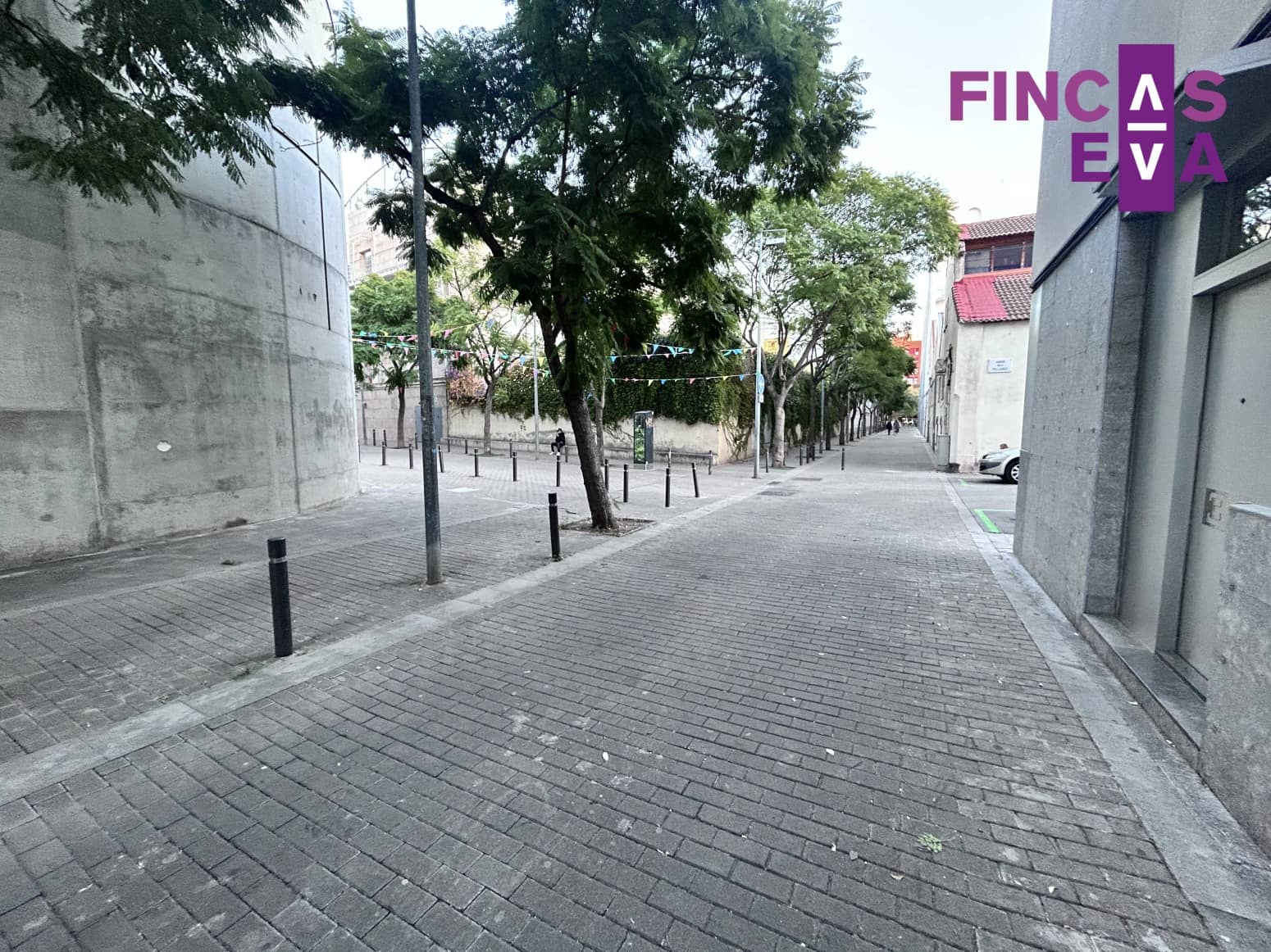 Autotalli myytävänä paikassa Barcelona kaupunki - 9 000 € (Ref: 9897130)
