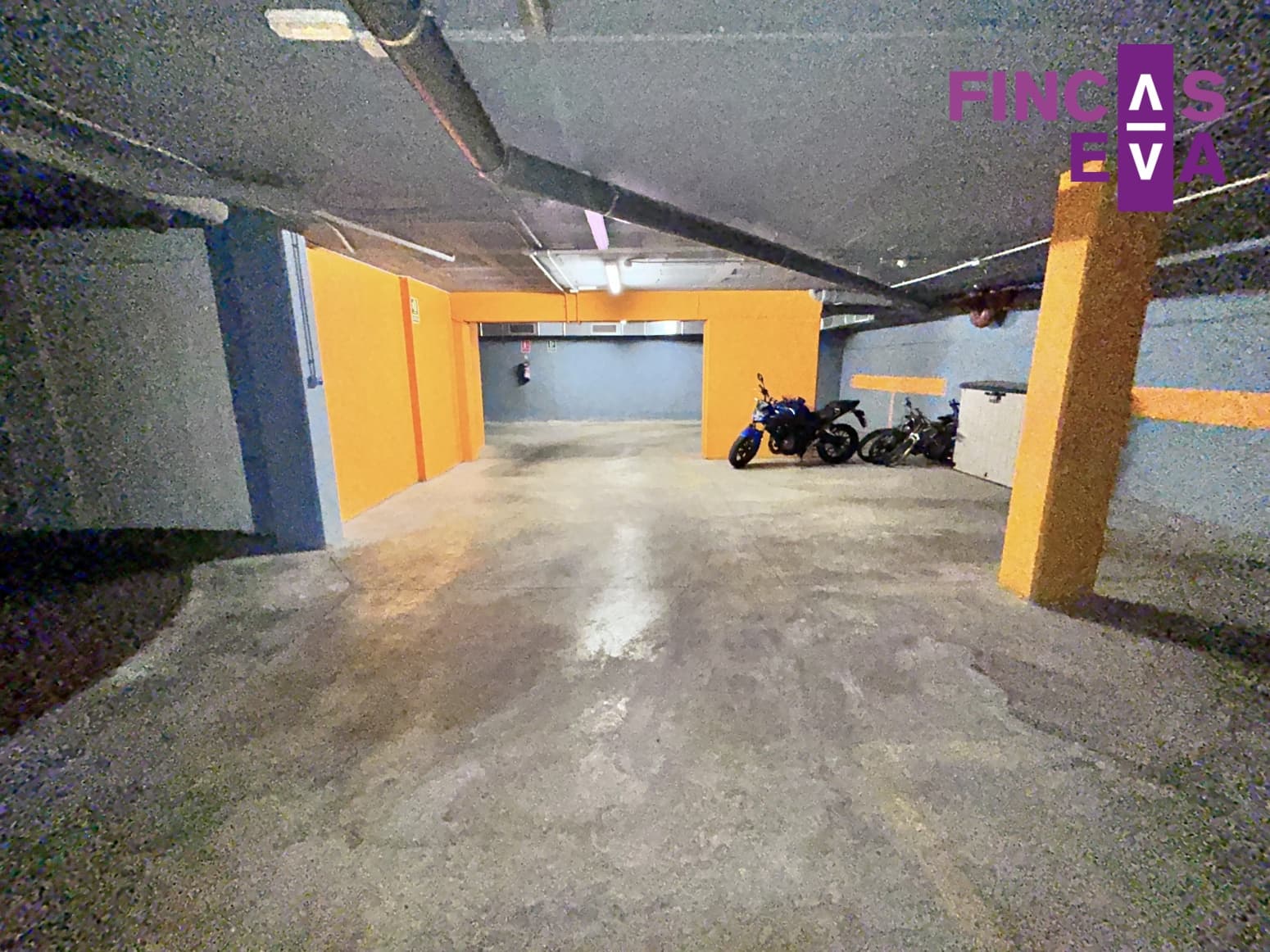 Autotalli myytävänä paikassa Barcelona kaupunki - 9 000 € (Ref: 9897130)