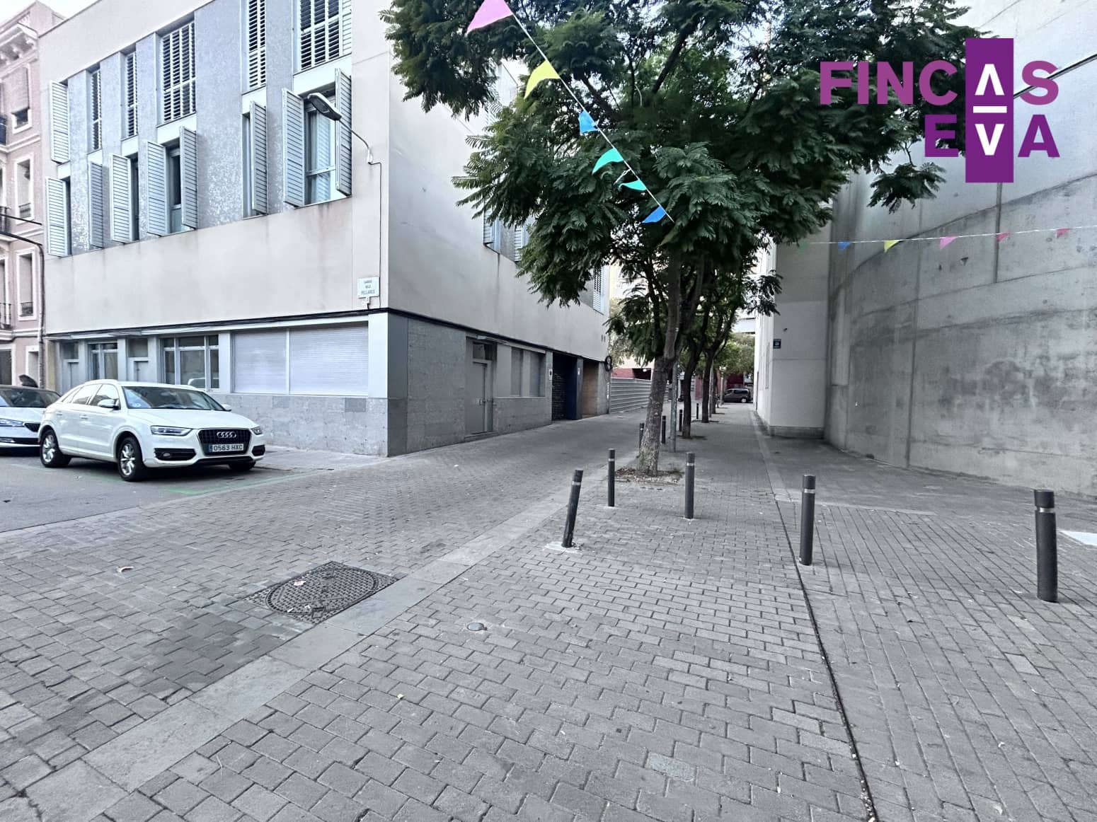 Autotalli myytävänä paikassa Barcelona kaupunki - 9 000 € (Ref: 9897130)