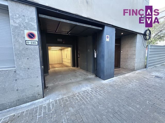 Garage te koop in Diagonal Mar i El Front Marítim del Poblenou, Barcelona stad - € 9.000 (Ref: 9897130)