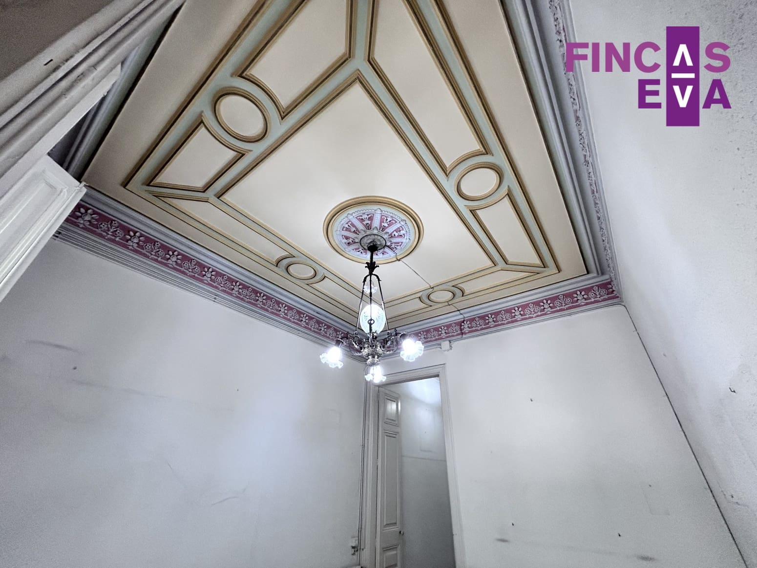 4 Zimmer Wohnung zu verkaufen in Barcelona Stadt - 800.000 € (Ref: 9937261)