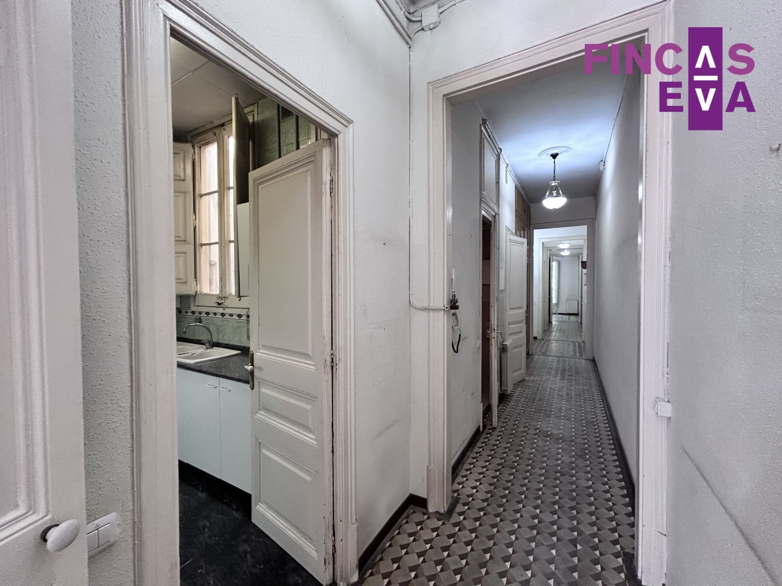 4 Zimmer Wohnung zu verkaufen in Barcelona Stadt - 800.000 € (Ref: 9937261)