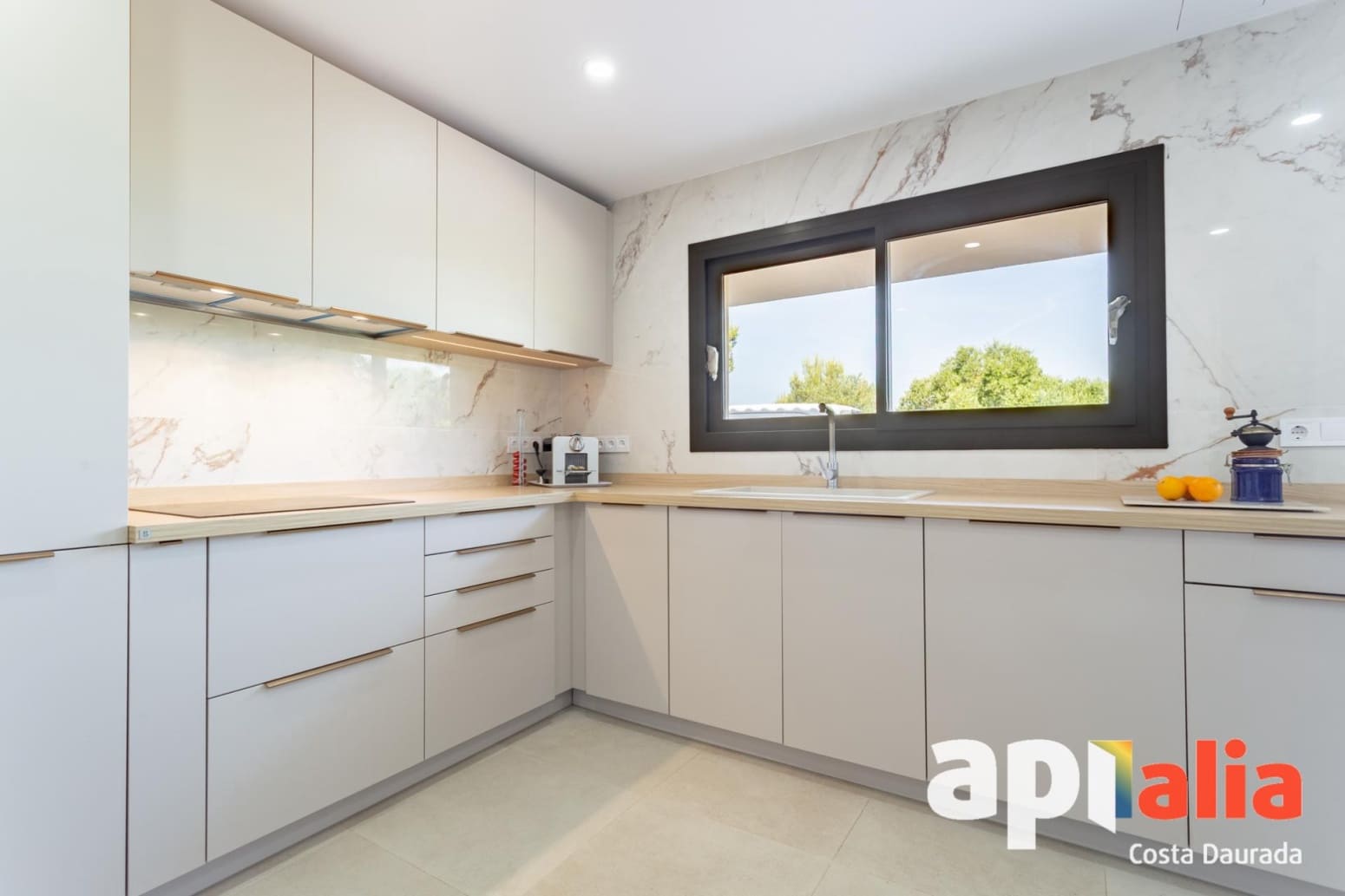 5 soveværelse Villa til salg i Salou med garage - € 950.000 (Ref: 9937262)