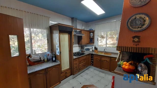 6 soveværelse Villa til salg i Salou med garage - € 925.000 (Ref: 9937327)