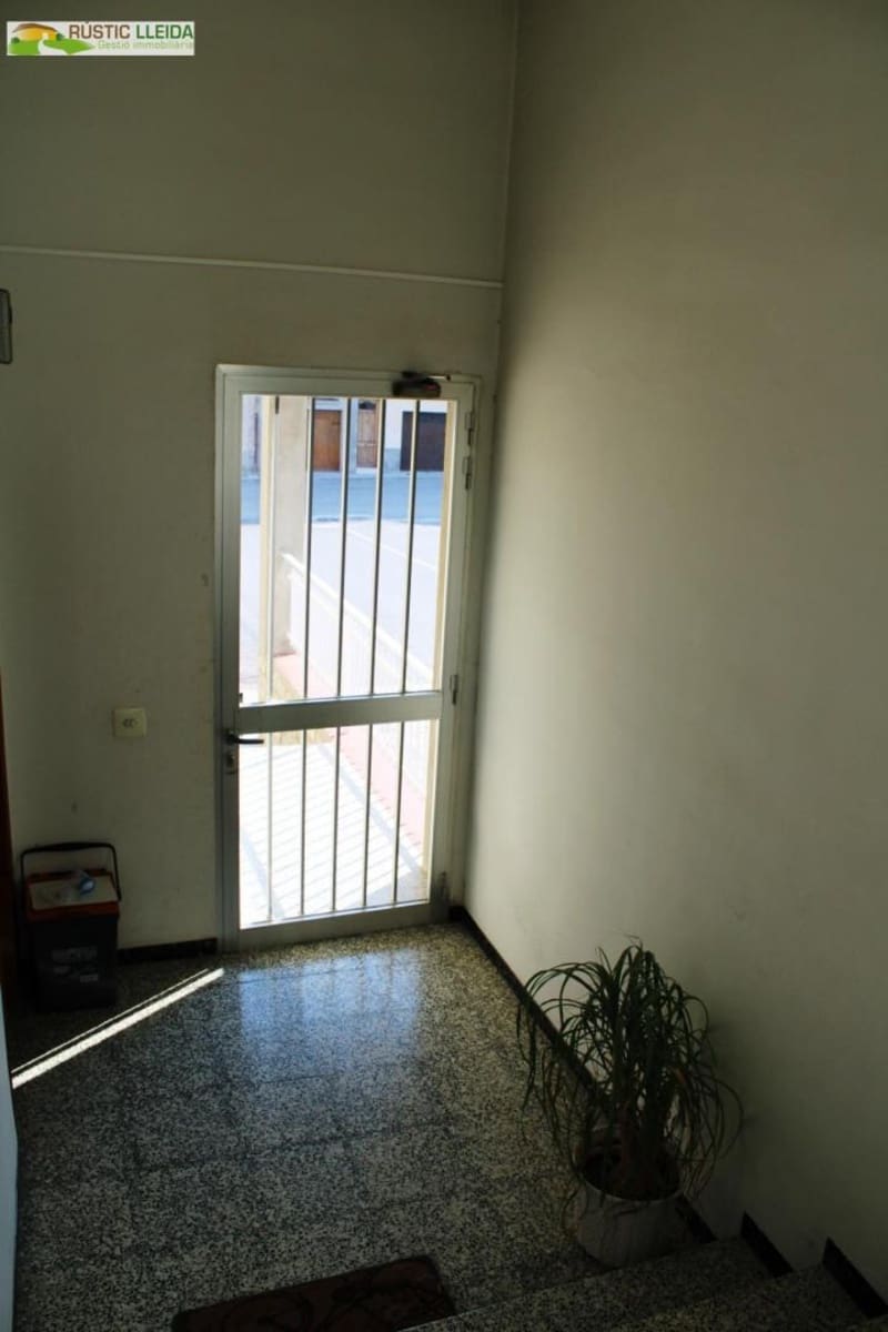5 soveværelse Villa til salg i Santa Coloma de Queralt - € 350.000 (Ref: 9953142)