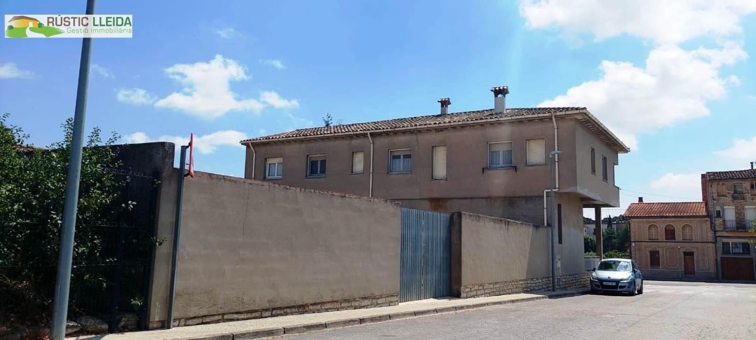5 soveværelse Villa til salg i Santa Coloma de Queralt - € 350.000 (Ref: 9953142)