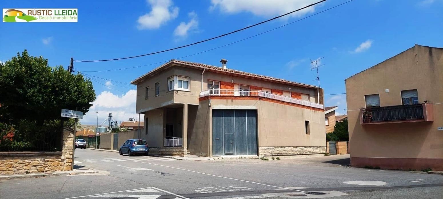 5 soveværelse Villa til salg i Santa Coloma de Queralt - € 350.000 (Ref: 9953142)