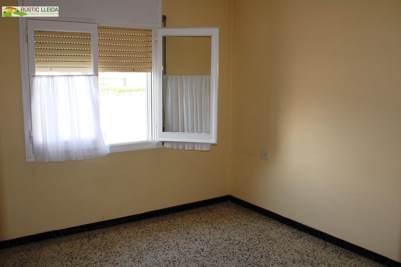 5 soveværelse Villa til salg i Santa Coloma de Queralt - € 350.000 (Ref: 9953142)