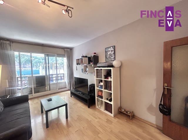 4 slaapkamer Flat te koop in La Sagrada Família, Barcelona stad - € 437.000 (Ref: 9961024)