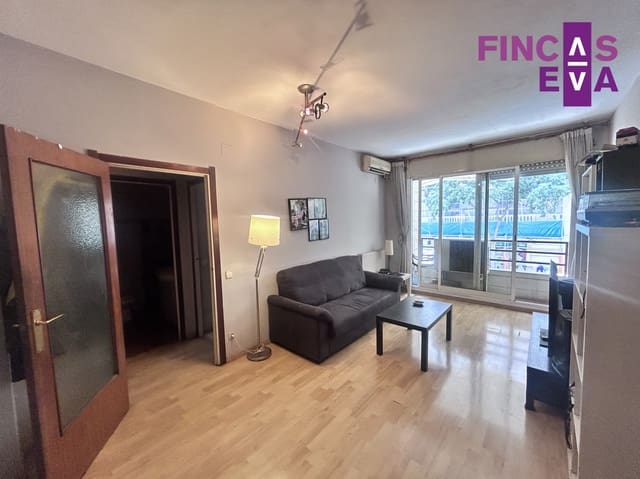 4 slaapkamer Flat te koop in La Sagrada Família, Barcelona stad - € 437.000 (Ref: 9961024)