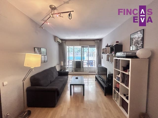 4 slaapkamer Flat te koop in La Sagrada Família, Barcelona stad - € 437.000 (Ref: 9961024)