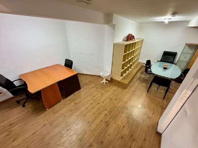 Erhverv til salg i La Teixonera, Barcelona by - € 140.000 (Ref: 9985929)