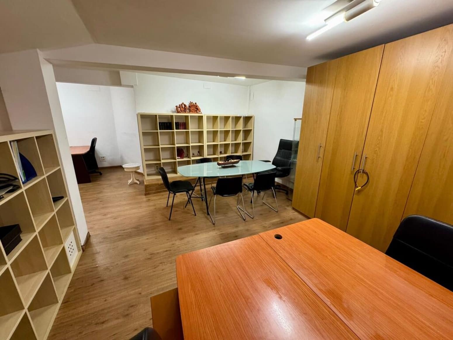 Erhverv til salg i Barcelona by - € 140.000 (Ref: 9985929)