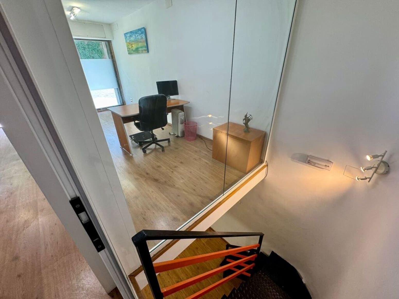Erhverv til salg i Barcelona by - € 140.000 (Ref: 9985929)