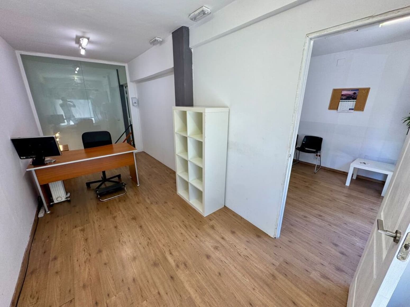 Erhverv til salg i Barcelona by - € 140.000 (Ref: 9985929)
