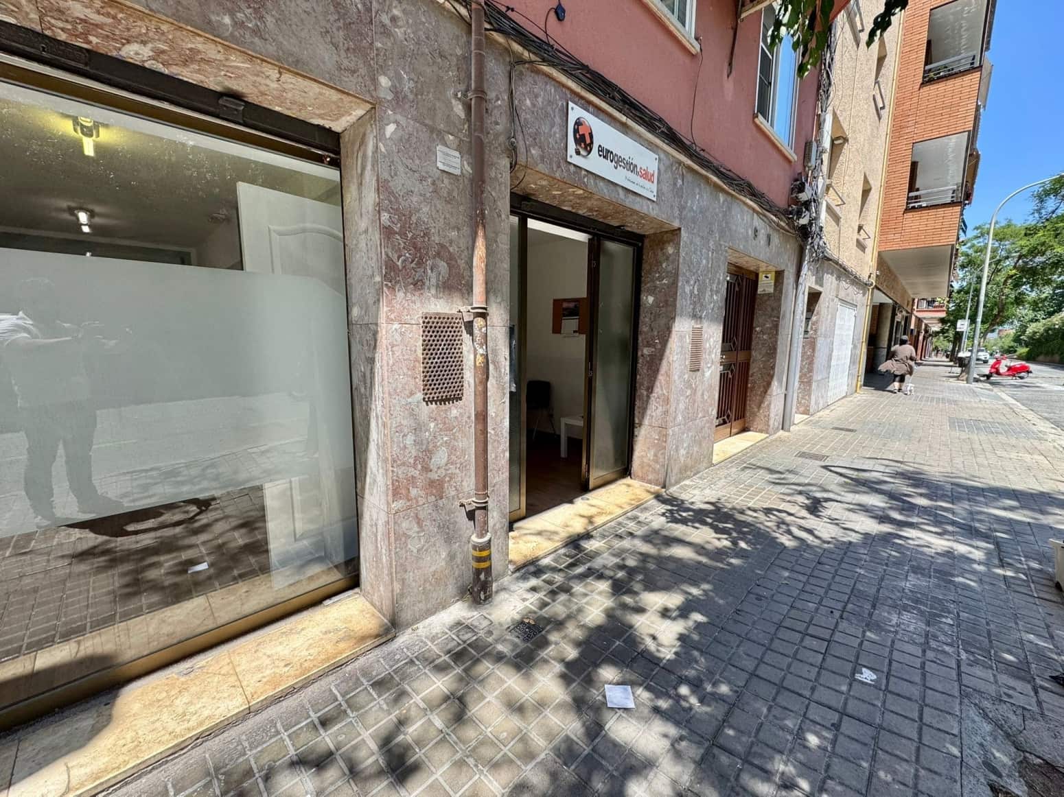 Erhverv til salg i Barcelona by - € 140.000 (Ref: 9985929)