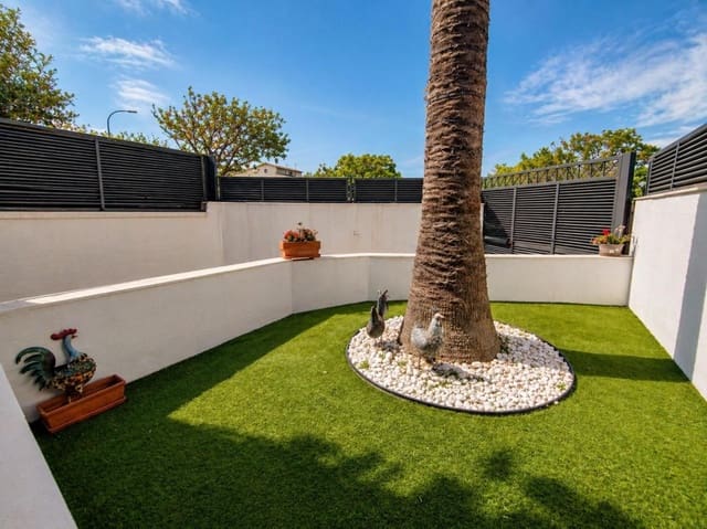 5 bedroom Villa for sale in Cambrils - € 465,000 (Ref: 9985930)