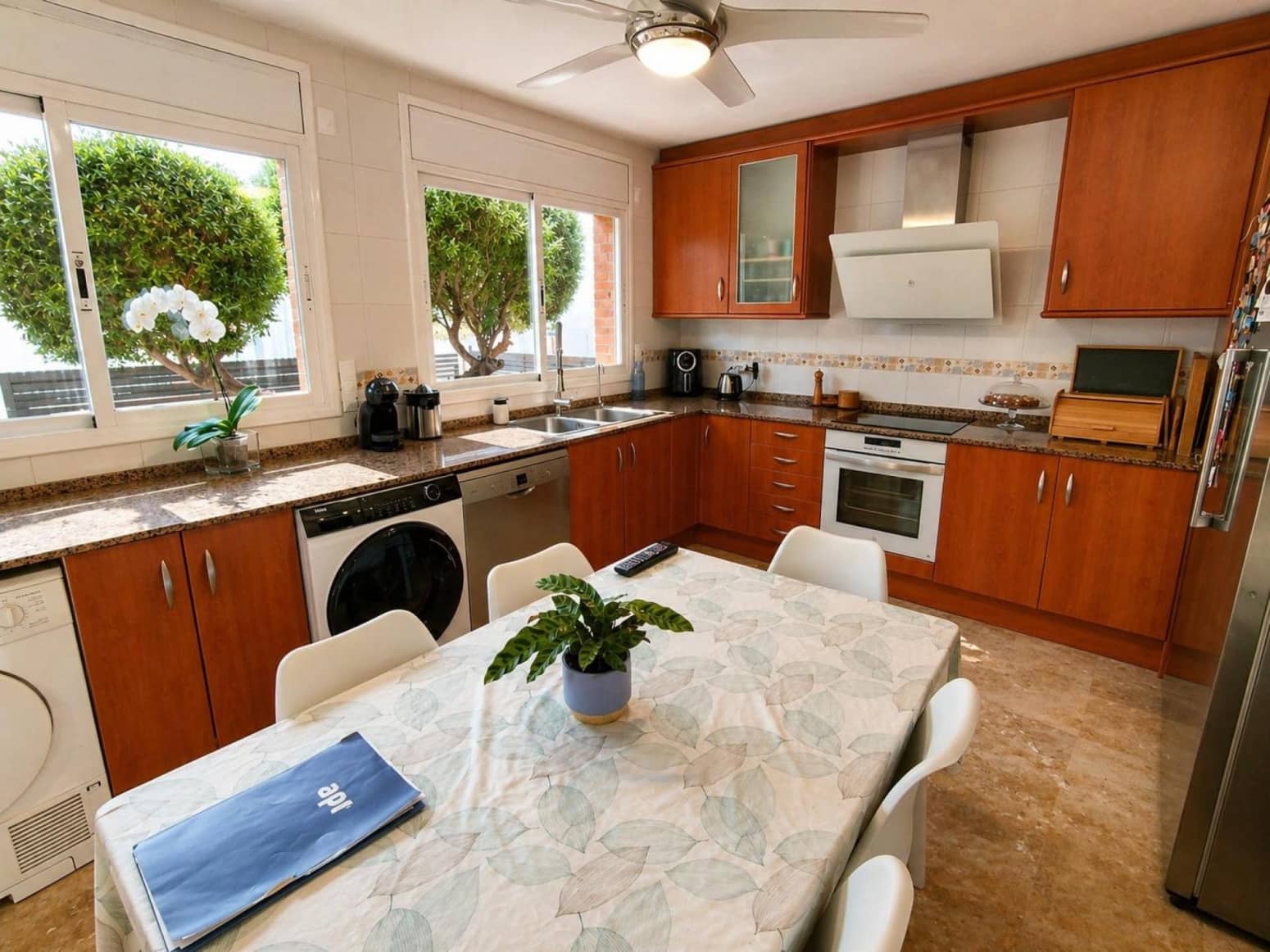 5 bedroom Villa for sale in Cambrils - € 465,000 (Ref: 9985930)