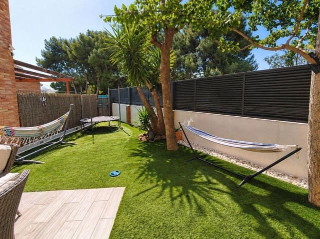 5 bedroom Villa for sale in Cambrils - € 465,000 (Ref: 9985930)