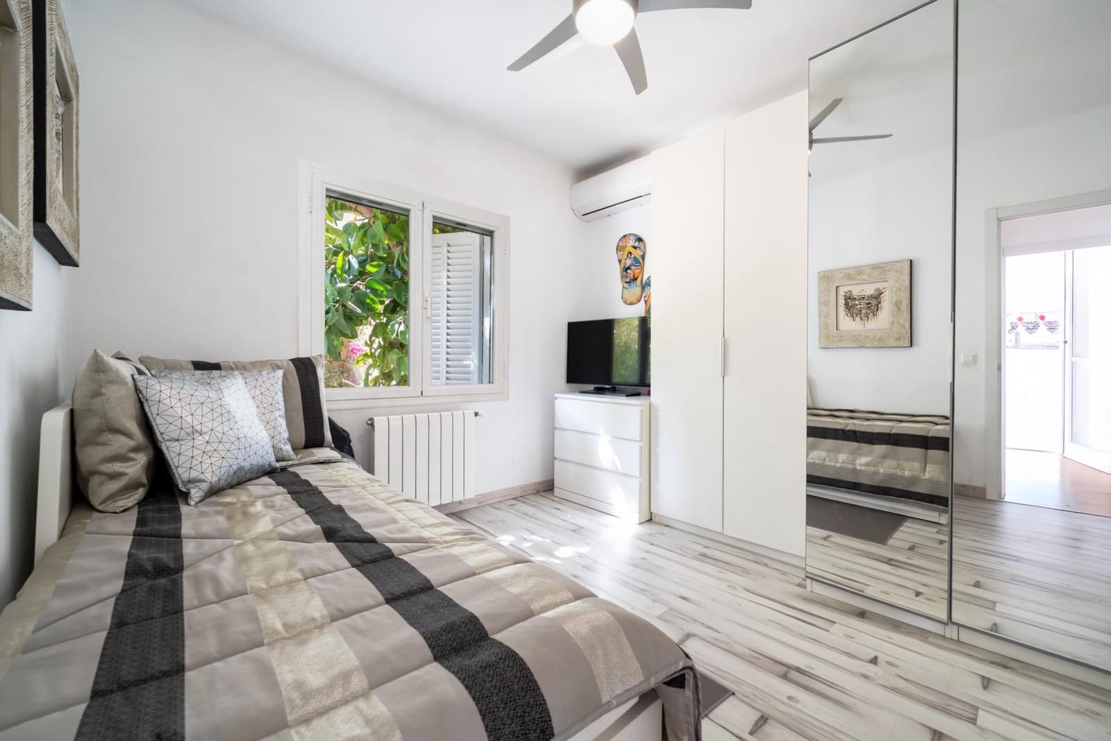 2 bedroom Semi-detached Villa for sale in Costa de la Calma with garage - € 575,000 (Ref: 10102751)