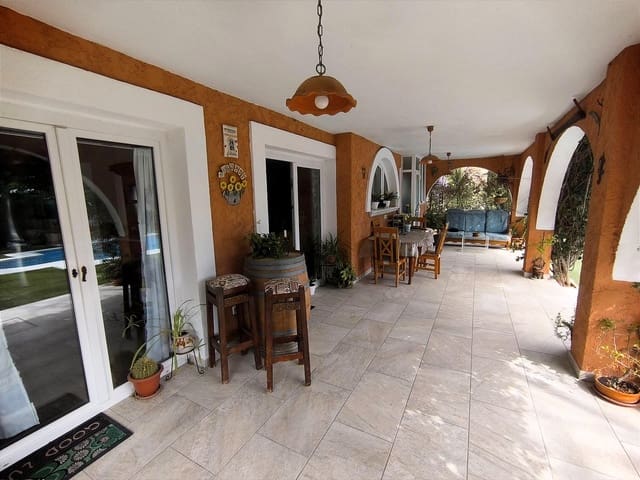 Chalet de 4 habitaciones en El Toro / Port Adriano, Calvià en venta con piscina garaje - 1.590.000 € (Ref: 10129664)